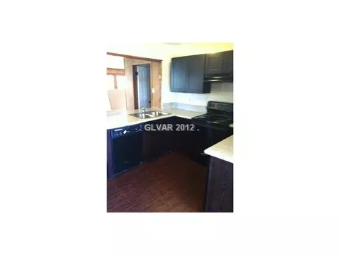 121 Beech St, Henderson, NV 89015 photo 2