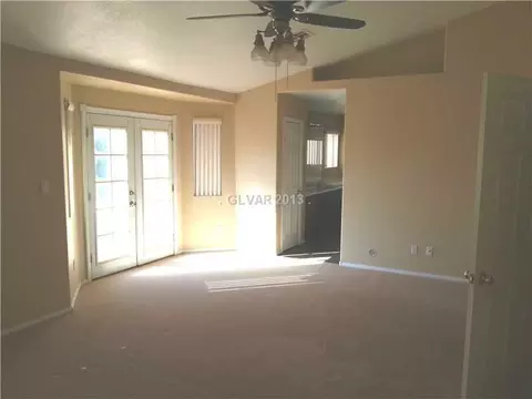 1069 Split Rail St, Henderson, NV 89011 photo 2