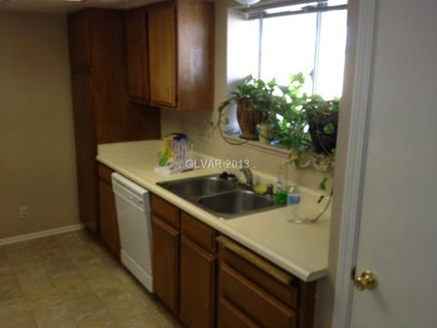 1672 Esteban Ave, Laughlin, NV 89029 photo 3