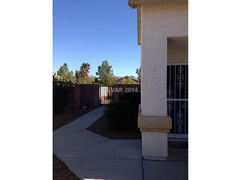 722 Booted Eagle St, Henderson, NV 89015 photo 4