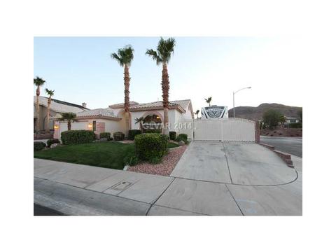 696 Vortex Ave, Henderson, NV 89002 photo 2
