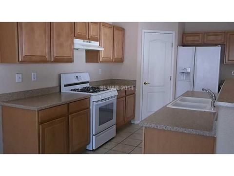 1555 Broken Bell Ln, Henderson, NV 89002 photo 2