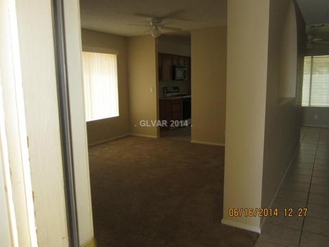 818 Bitterroot St, Henderson, NV 89002 photo 4