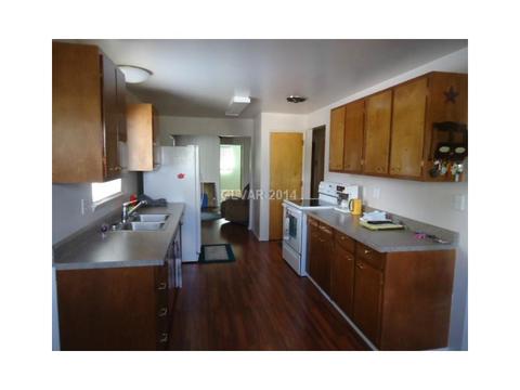 790 Park, Ely, NV 89301 photo 2