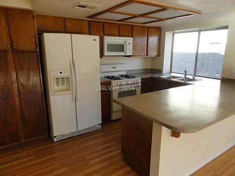809 Cherry Dr, Henderson, NV 89002 photo 4