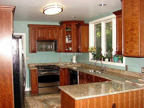 8808 Elsmere, Parma, OH 44130 photo 3