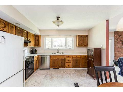 6718 Studebaker Ct, Indianapolis, IN 46214 photo 4