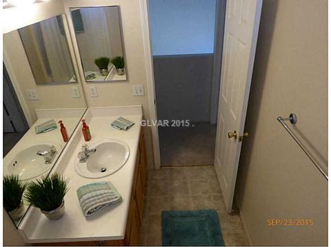 718 Booted Eagle St, Henderson, NV 89015 photo 23