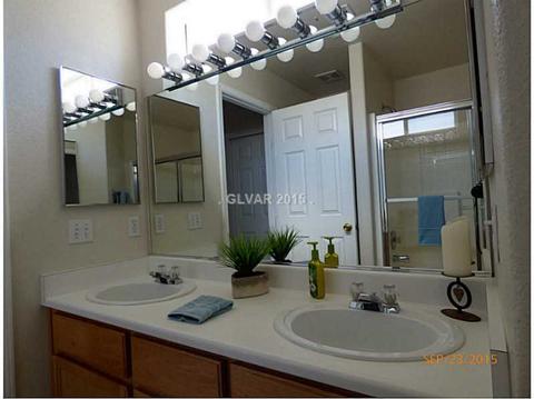 718 Booted Eagle St, Henderson, NV 89015 photo 13