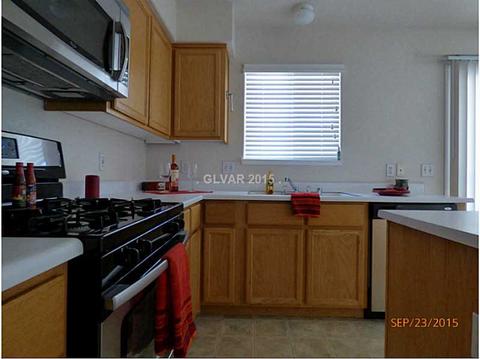 718 Booted Eagle St, Henderson, NV 89015 photo 17