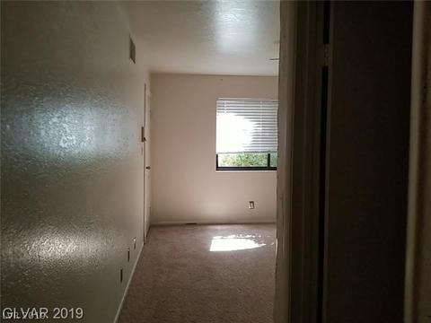 2504 Wimbledon Dr, Las Vegas, NV 89107