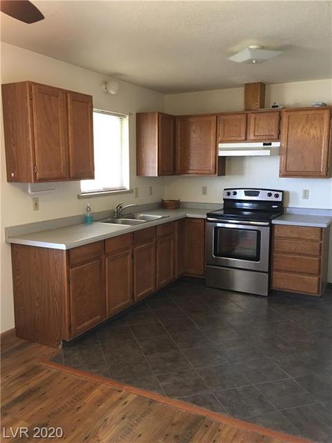 915 E 16th St, Ely, NV 89301 photo 2