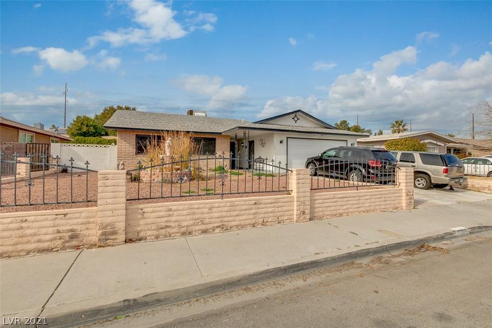  112 Candlelight St, Las Vegas, NV 89145 photo 2