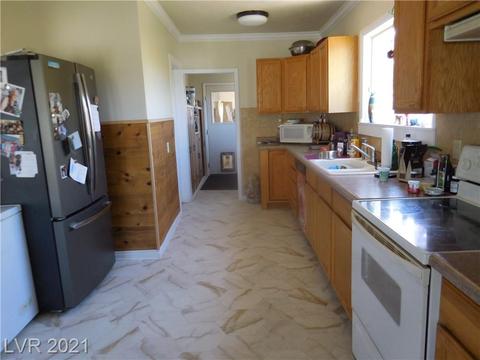 643 Pine St, Ely, NV 89301 photo 5