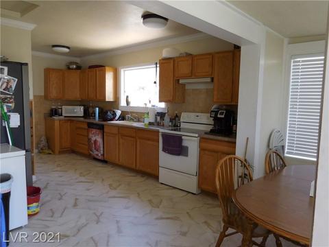 643 Pine St, Ely, NV 89301 photo 2