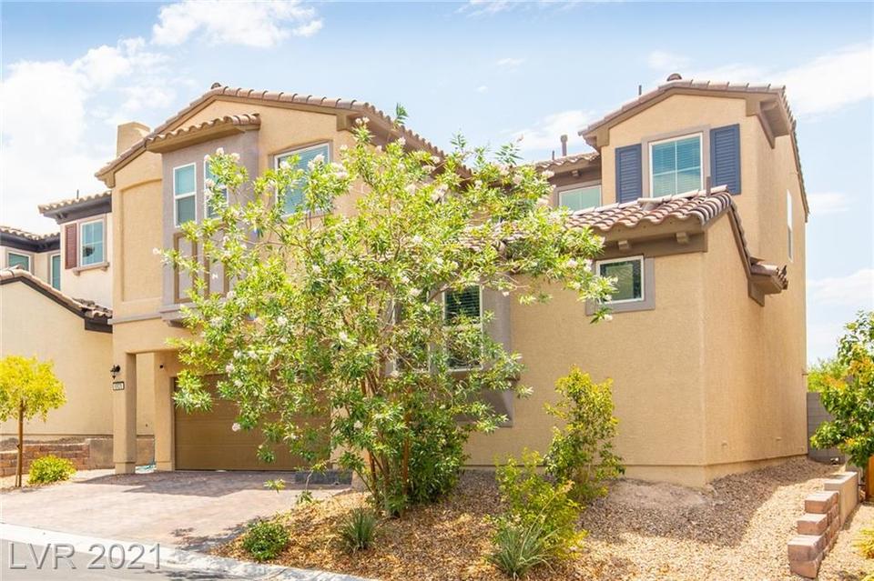  6925 Sunrise Crest Dr, Las Vegas, NV 89142 photo 2