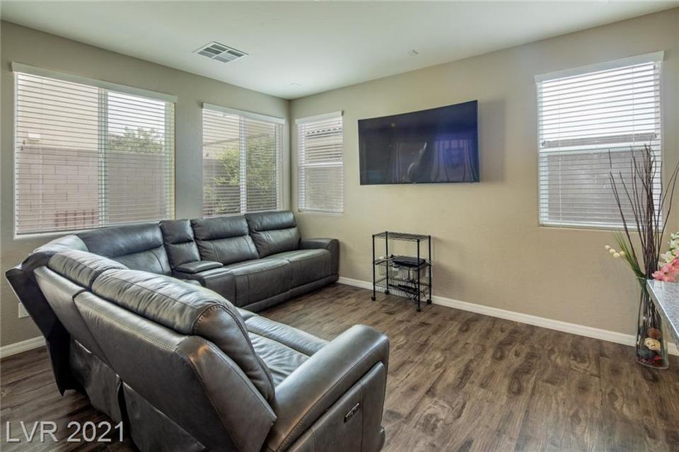  6925 Sunrise Crest Dr, Las Vegas, NV 89142 photo 11