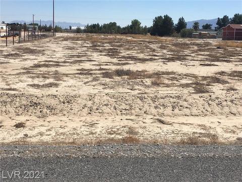 2301 E Falcon St, Pahrump, NV 89048