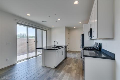 981 E Sunset Rd, Henderson, NV 89011 photo 6