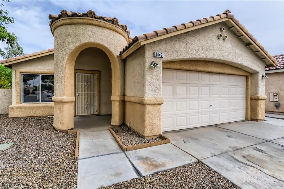  652 Maccabe Ave, Las Vegas, NV 89123 photo 2