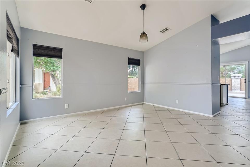  652 Maccabe Ave, Las Vegas, NV 89123 photo 3