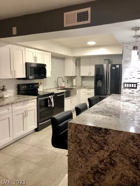 205 E Harmon Ave #608, Las Vegas, NV 89169
