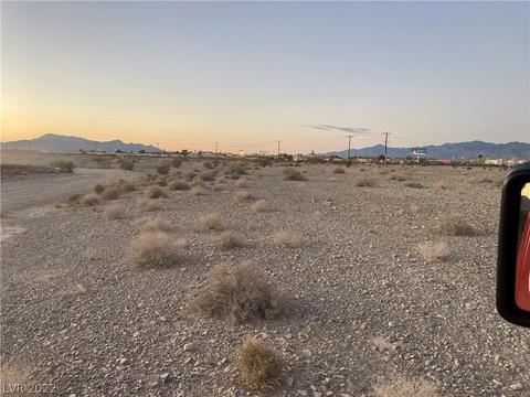 2081 Iron Horse St, Pahrump, NV 89048