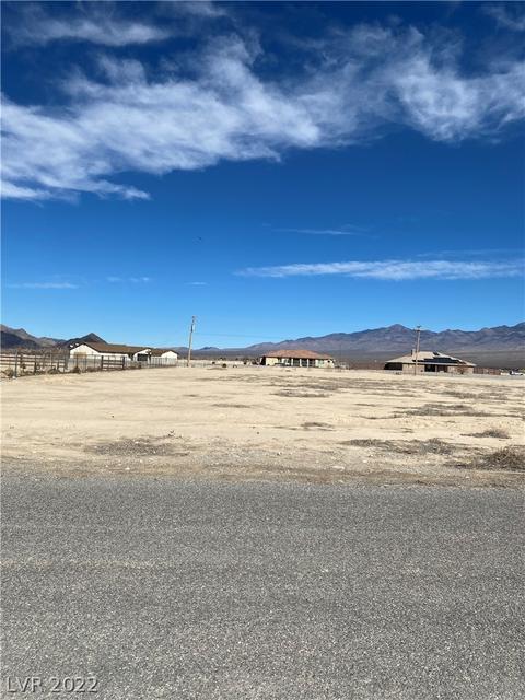 950 W Leffner Dr, Pahrump, NV 89060