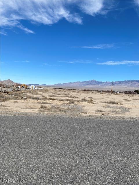 860 W Leffner Dr, Pahrump, NV 89060