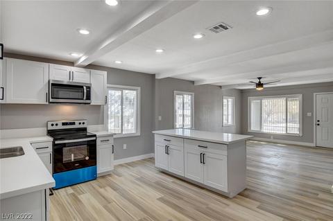 420 S 11th St, Las Vegas, NV 89101