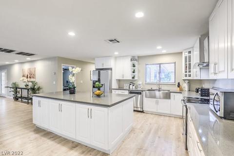 2911 Viking, Las Vegas, NV 89121