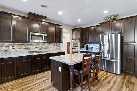 604 Highland Bluff Way, Las Vegas, NV 89138