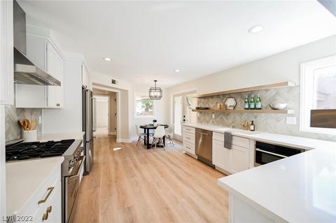 5095 Turnberry Ln, Las Vegas, NV 89113