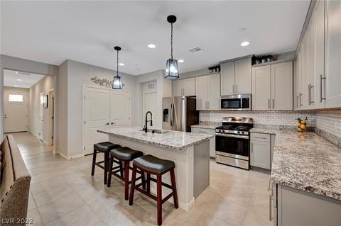 301 Cadence Vista Dr, Henderson, NV 89015