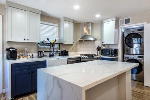 5233 Mountain View Dr, Las Vegas, NV 89146