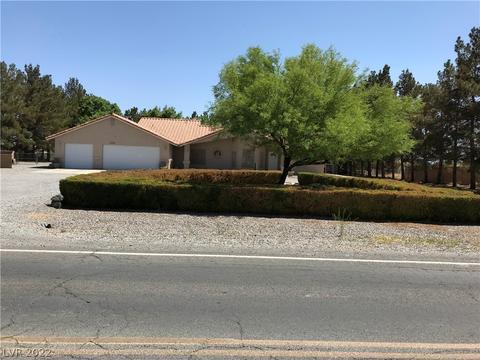 1701 Red Rock Dr, Pahrump, NV 89048