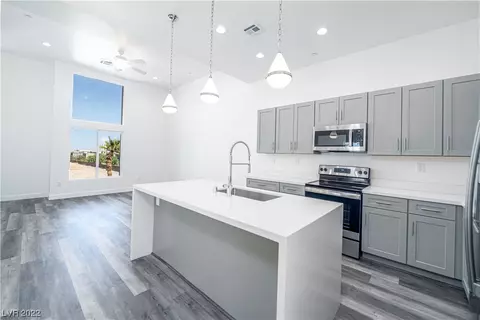11481 Vibrant Heights Dr #31, Las Vegas, NV 89135