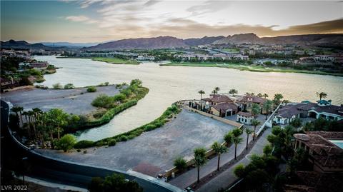 35 Rue Mediterra Dr, Henderson, NV 89011
