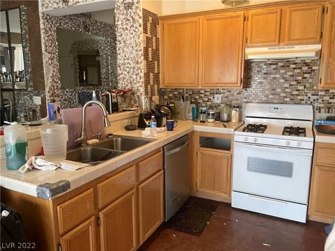 10617 Gum Tree Ct, Las Vegas, NV 89144