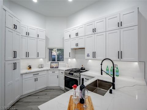 7380 Mission Hills Dr, Las Vegas, NV 89113