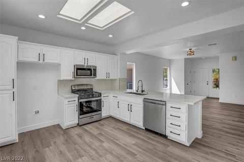 1786 Black Fox Canyon Rd, Henderson, NV 89052