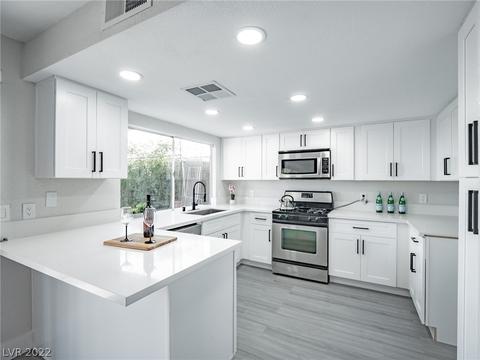6781 Bonillo Dr, Las Vegas, NV 89103