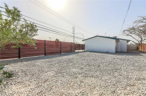10 Prince Ln, Las Vegas, NV 89110