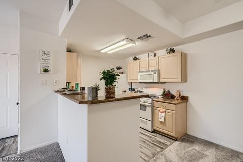 8250 N Grand Canyon Dr #2042, Las Vegas, NV 89166