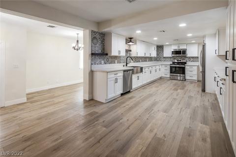 290 Robbin Ave, Overton, NV 89040