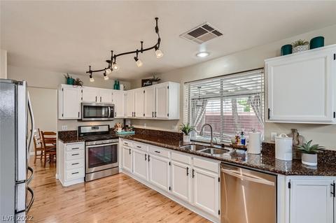 2067 Fallsburg Way, Henderson, NV 89002