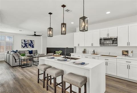 252 Sandrock Pointe Ln, Henderson, NV 89012