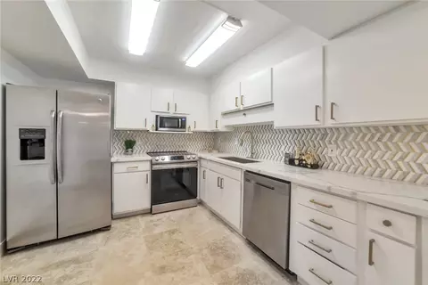3930 University Center Dr #404, Las Vegas, NV 89119