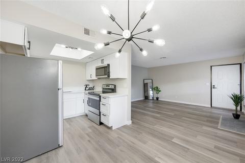 5036 Newport Cove Dr #B, Las Vegas, NV 89119