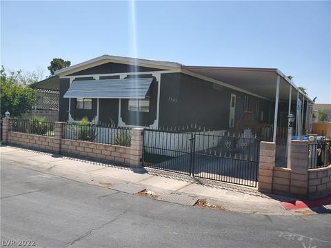 3305 Death Valley Dr, Las Vegas, NV 89122